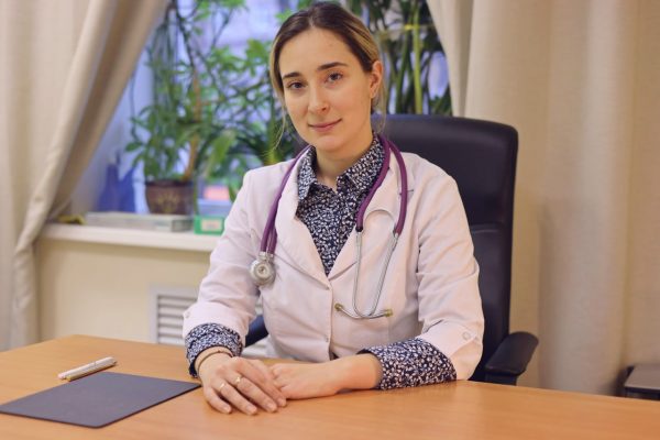 Шахназарова Галина Владимировна — врач-педиатр, гомеопат.